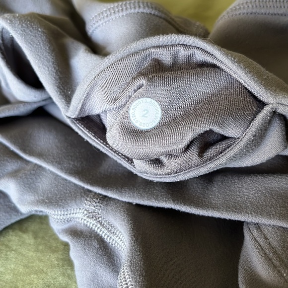 Lululemon Align Joggers 🍁 - Picture 7 of 9